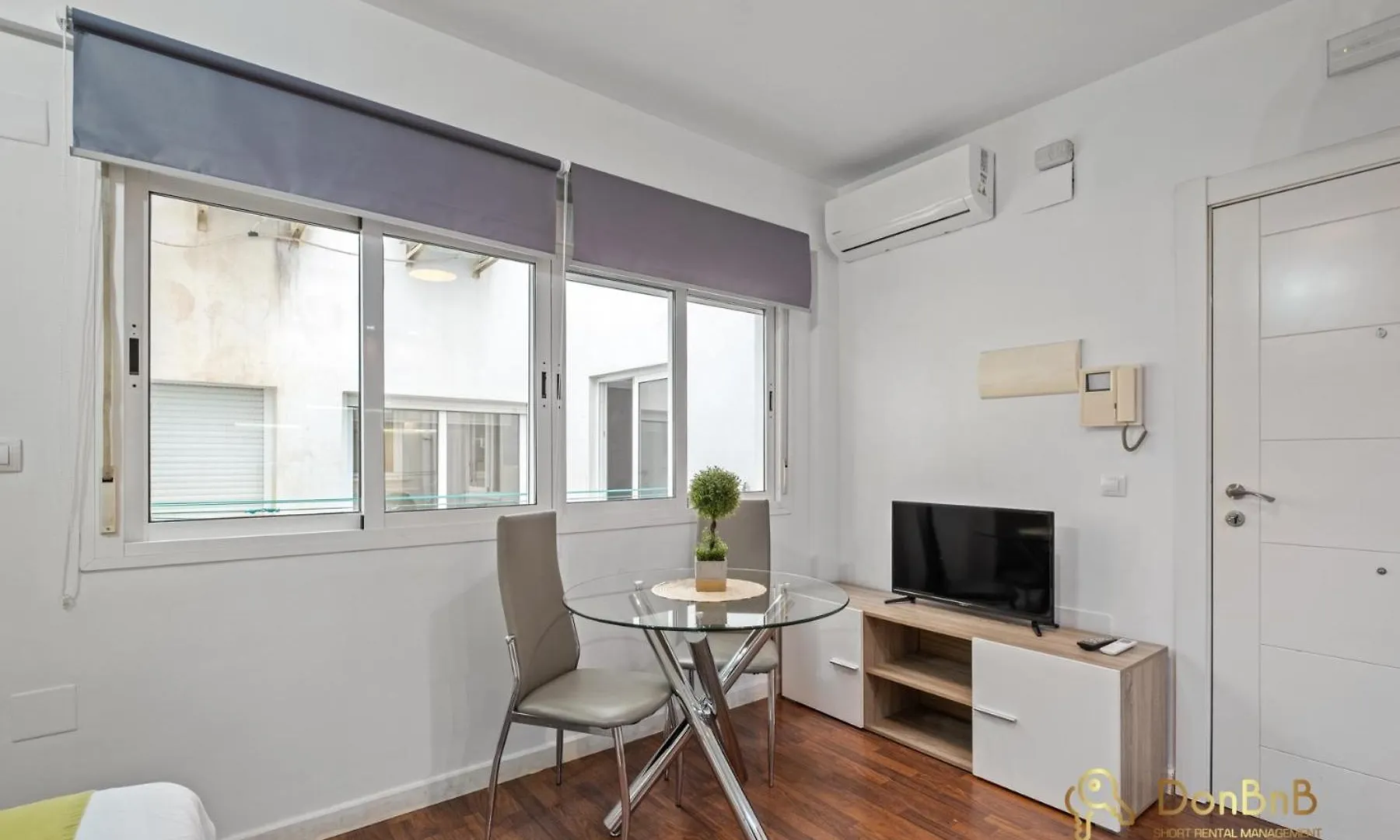 Furnished Studio In مالقة شقة